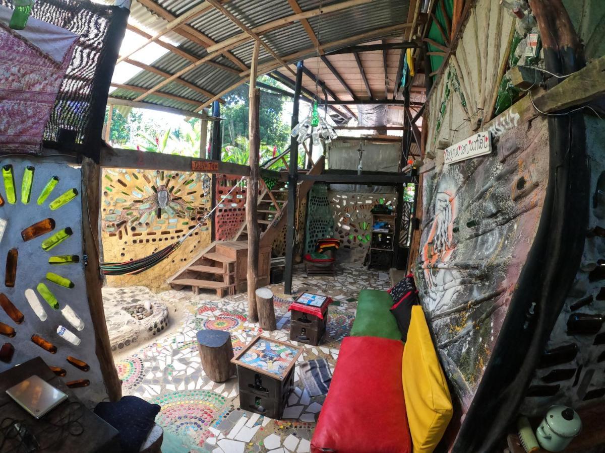 Reciclarte Galeria Hostal Capurganá エクステリア 写真
